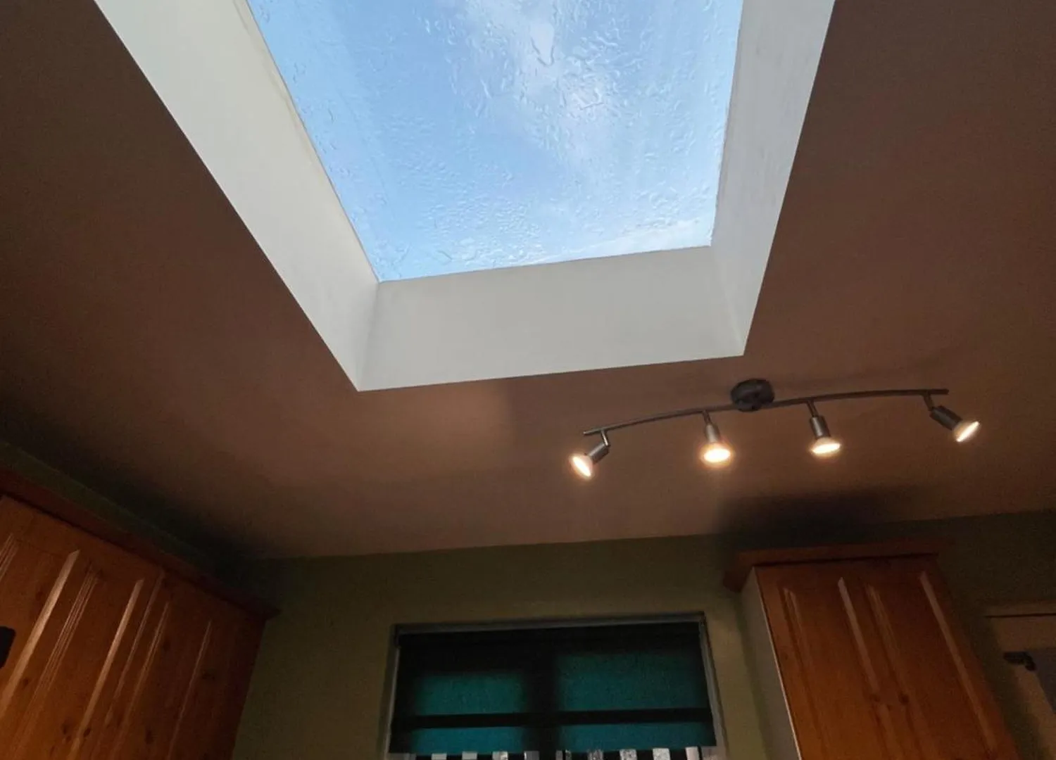 J&S Downtown Sky Attic House Apartment Belfast 0*,